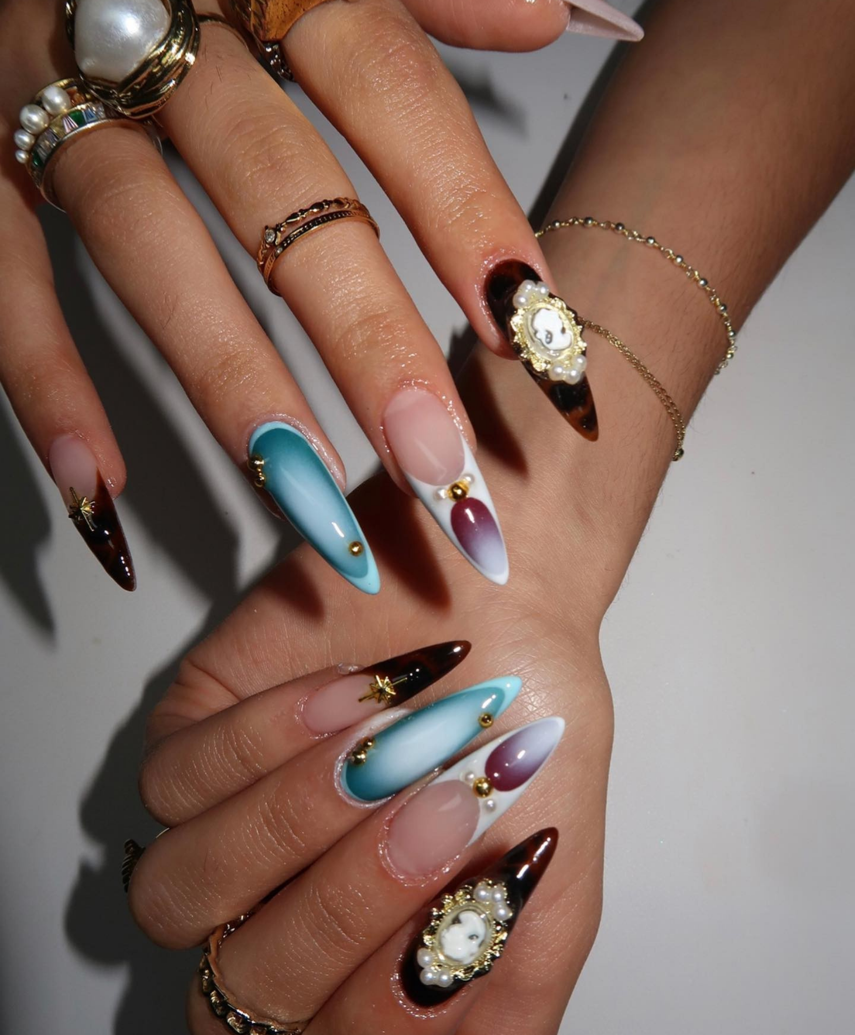 Handmade Vintage Cameo 3D Long Stiletto Press On Nails - Dark Academia Tortoiseshell & Aura Nail Art - Victorian Pearl Luxury Nails