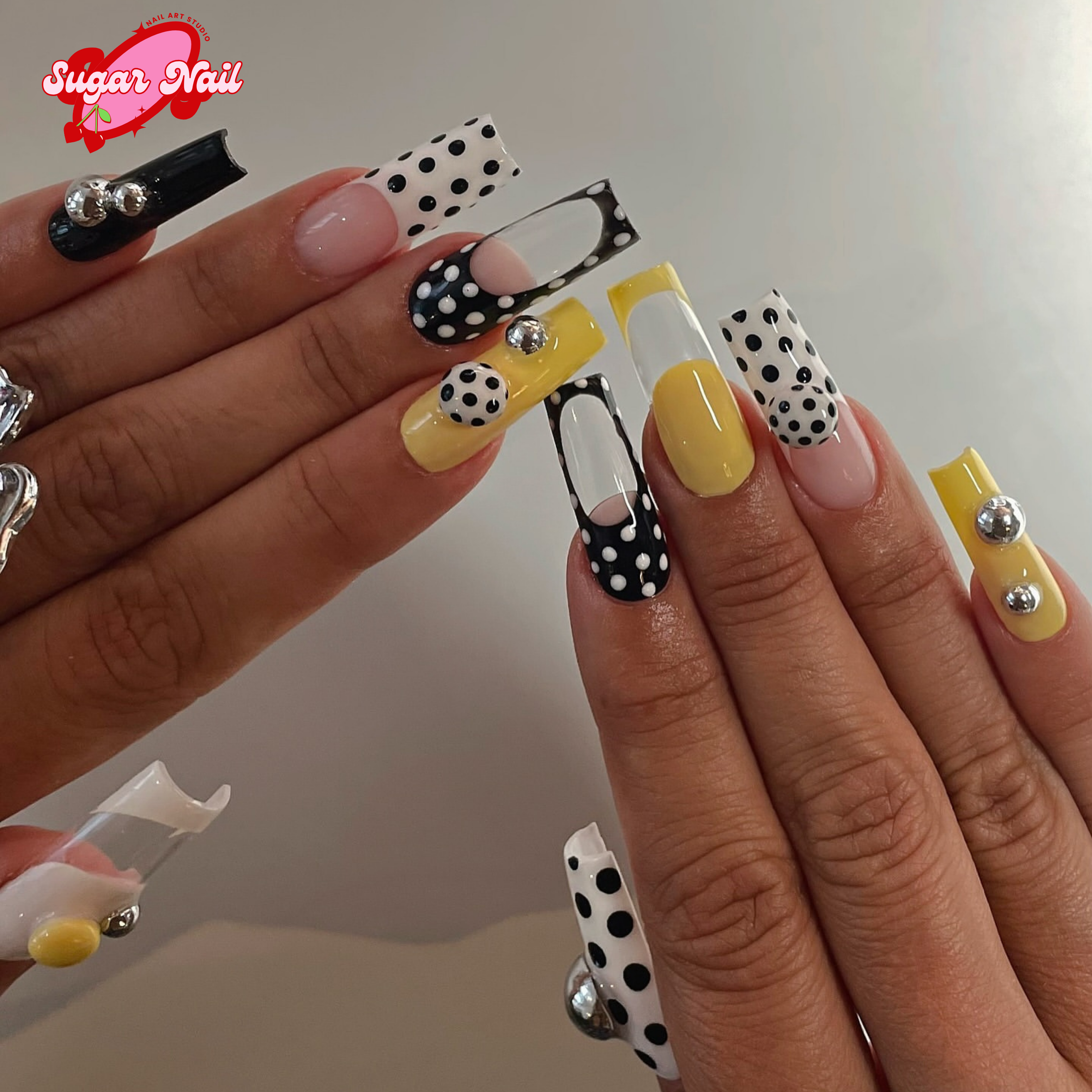 Black Yellow Polka Dot