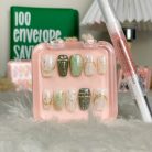 Moss Elegance – Luxe Green &amp; Pearl