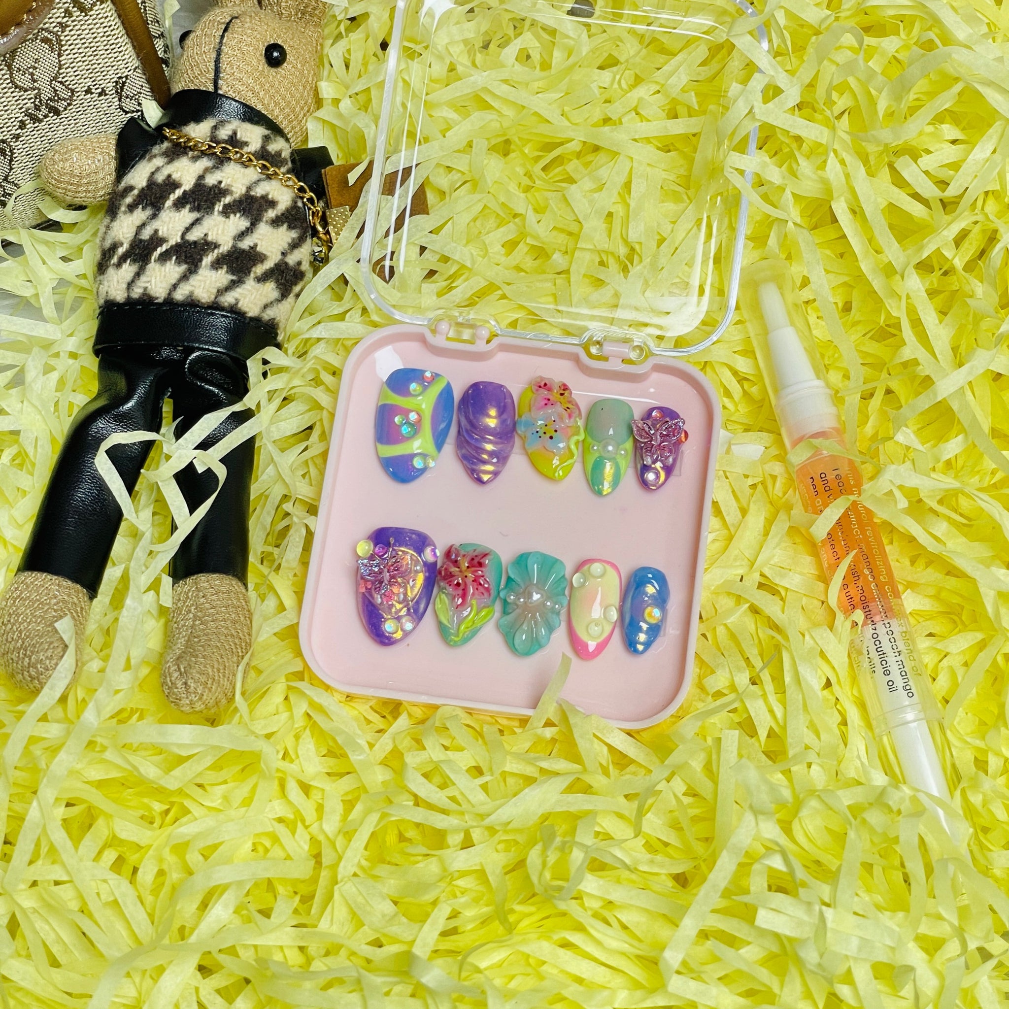 Fairycore Pastel – Iridescent Flowers &amp; Pearls