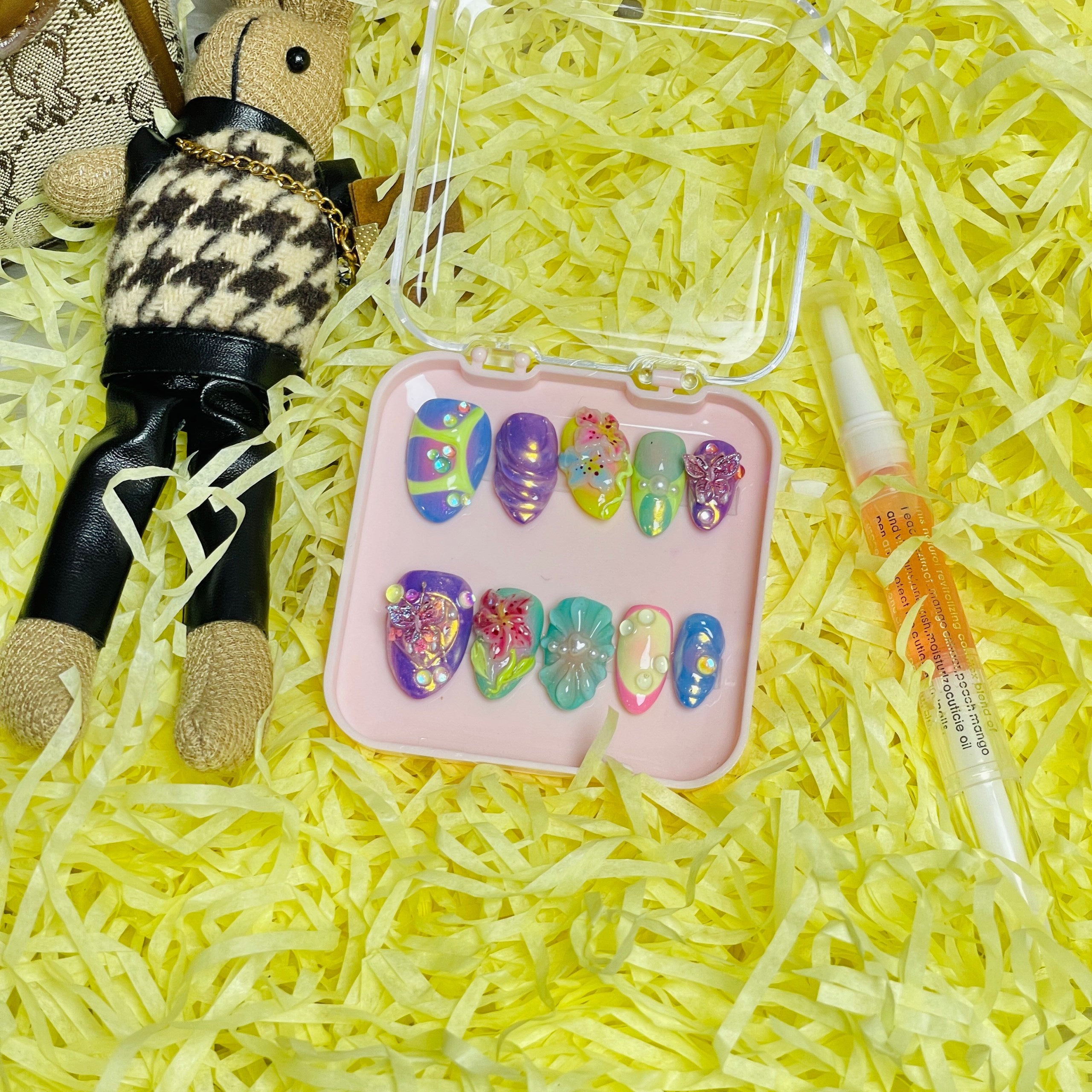 Fairycore Pastel – Iridescent Flowers &amp; Pearls