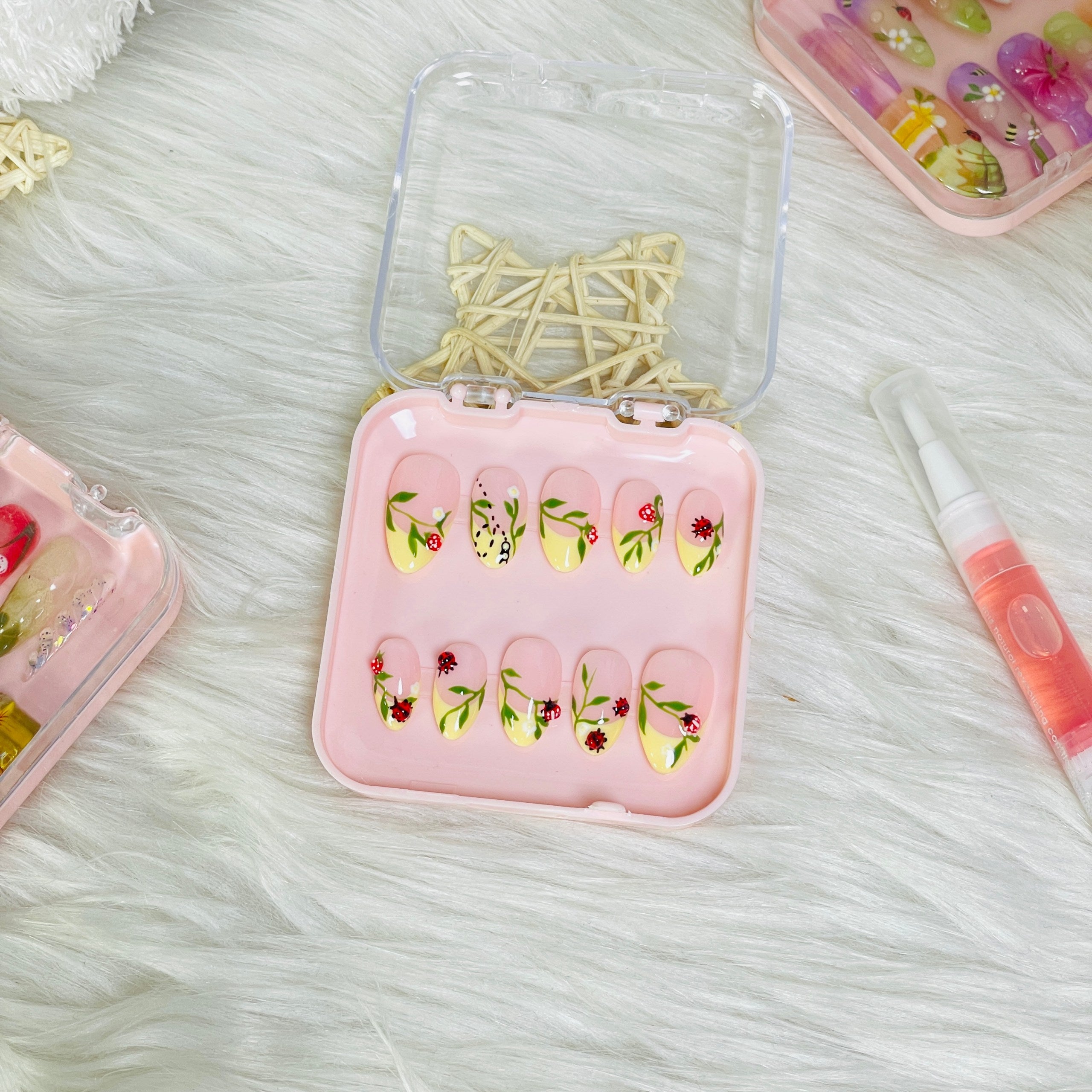 Ladybug Garden Leaves &amp; 3D Lady Beetles