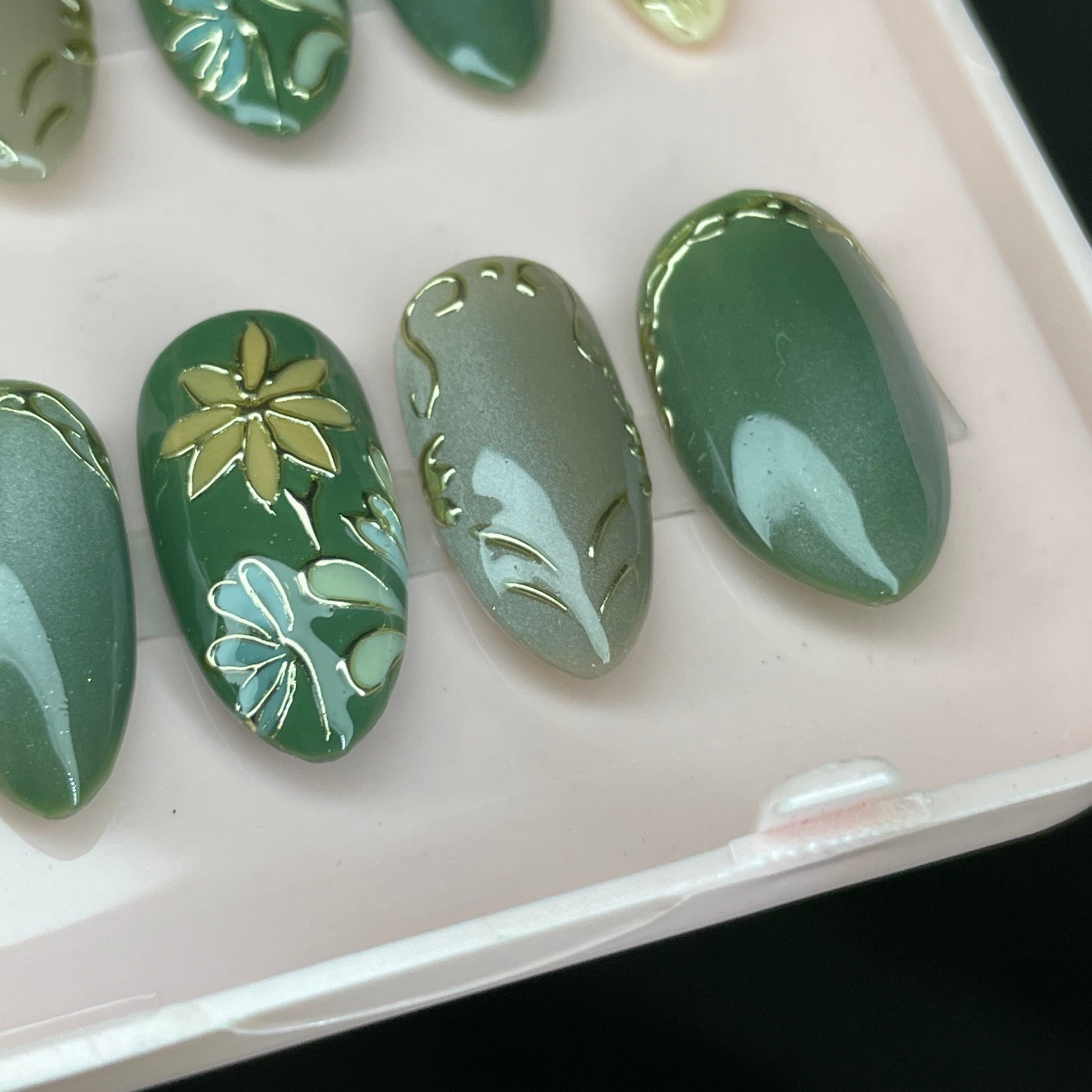 Olive Garden Soft Petals &amp; Golden Leaves