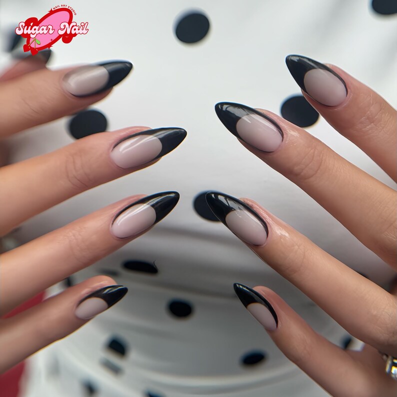 Black French Tip Press On Nails | Short Oval Reusable False Nails | Classy Minimal Handmade Acrylic Nail Set, Essential Nails, Daily Nails