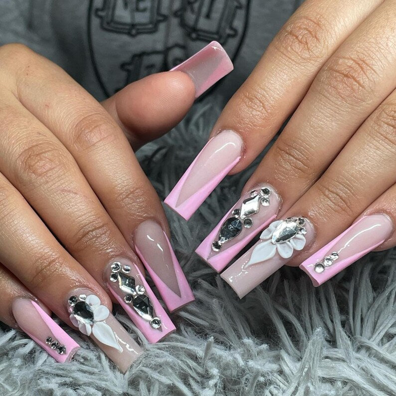 Winter Gift Ribbon Press On Nails | Icy Christmas Nail Art | 3D Wreath Holiday Nails | Elegant Winter Press Ons