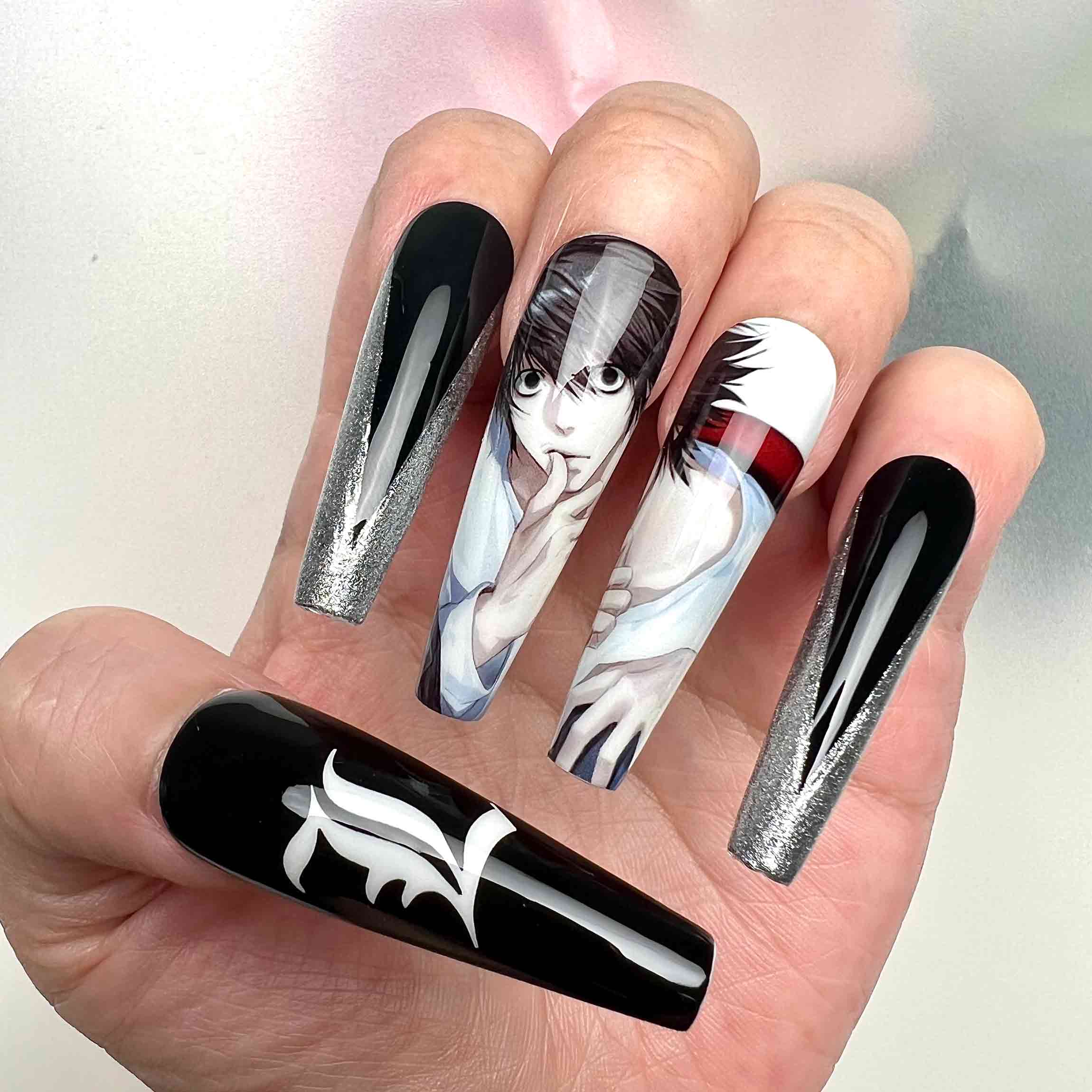 L Nails – Death Note Press-On Set, Gothic Silver Glitter V-tip Anime Design | Dragonnail