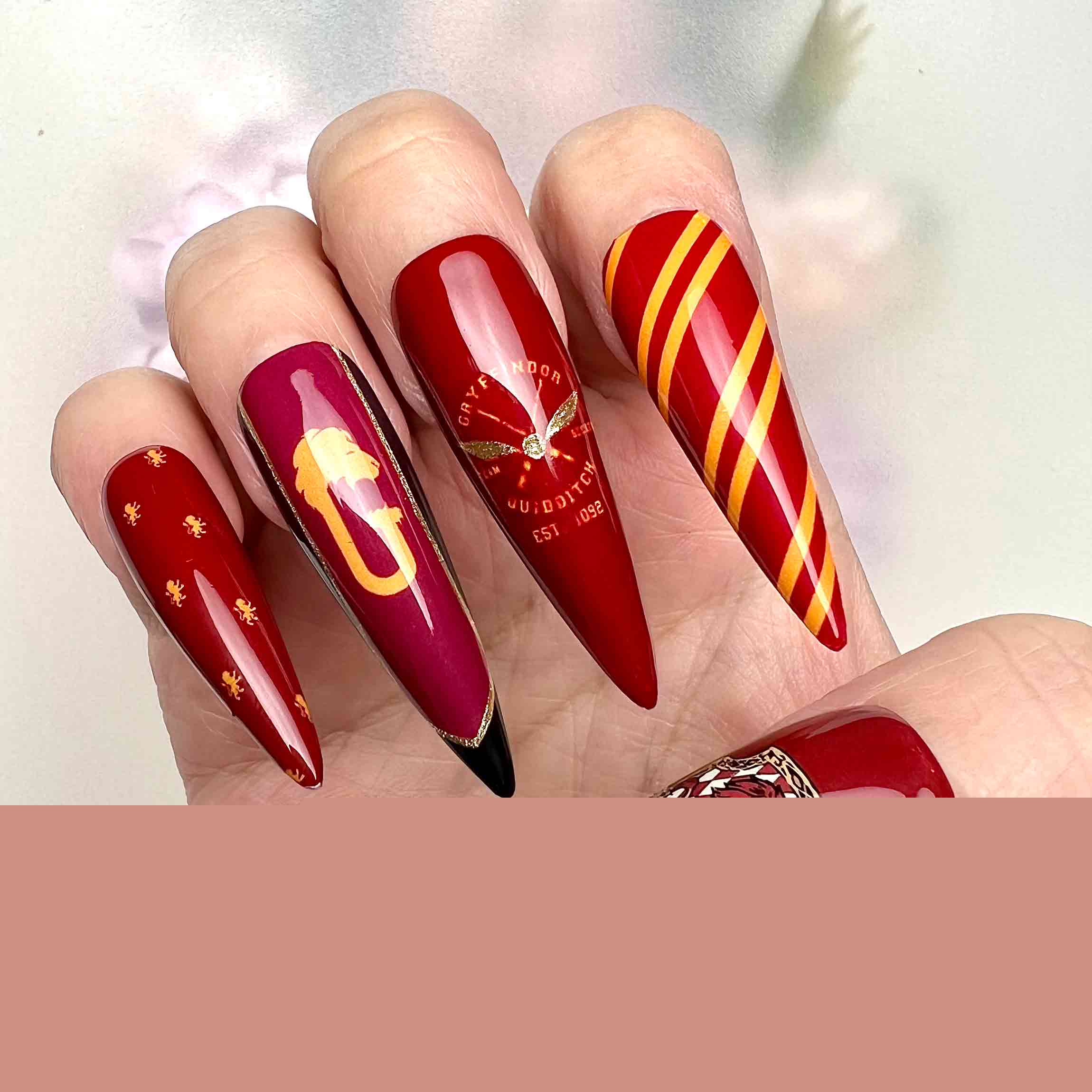 Harry Potter Gryffindor Nails – HP Press-On Set, Red &amp; Gold Argyle, Crest &amp; Quidditch Design | Dragonnail