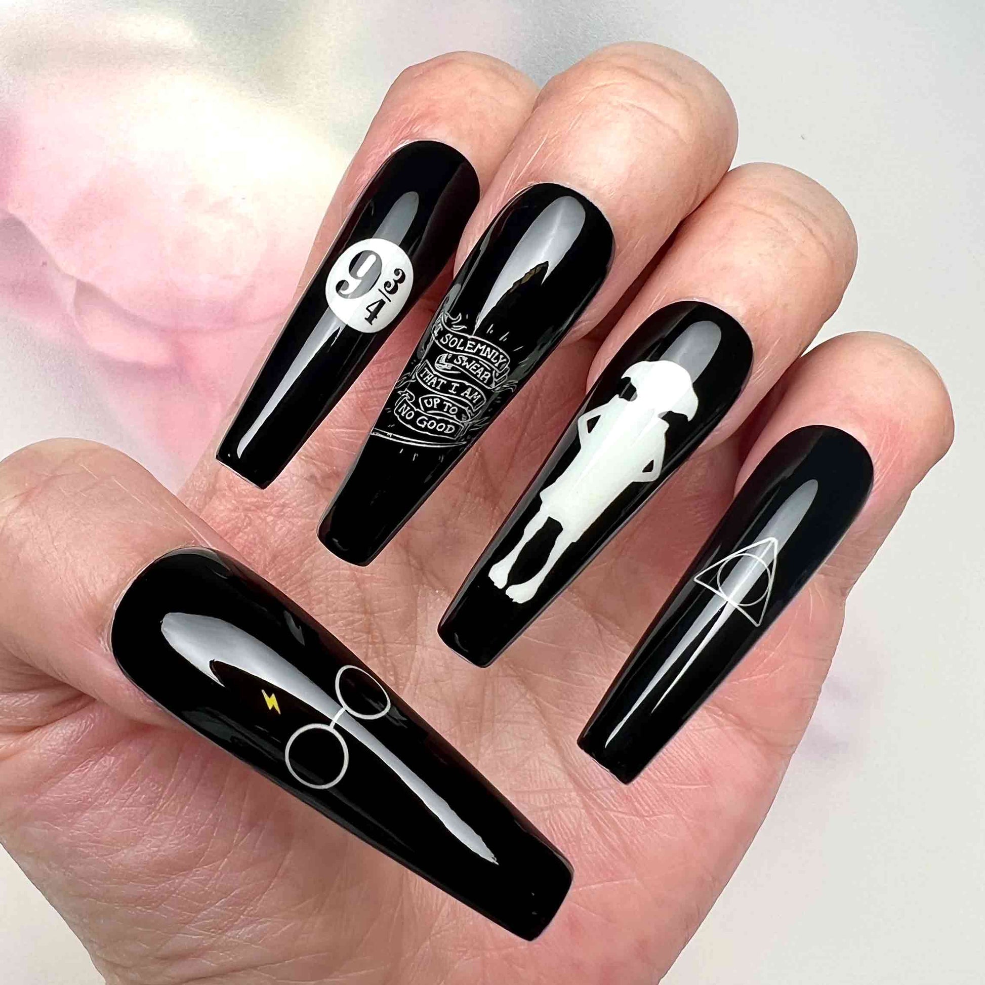 Harry Potter Black Nails – HP Press-On Set, Matte Black Dobby &amp; Hogwarts Lumos Design | Dragonnail