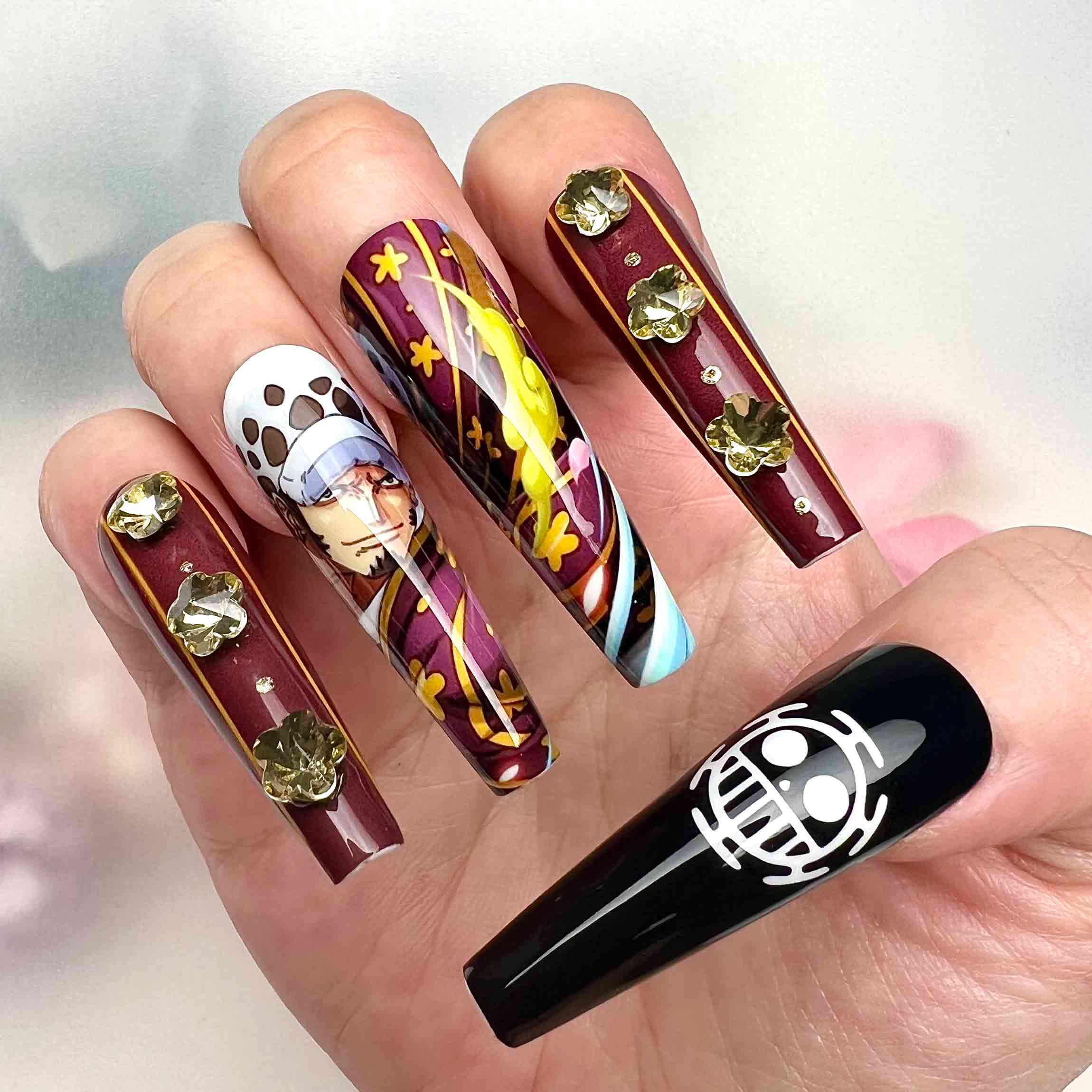 Trafalgar Law Nails – One Piece Anime Press-On Set, 3D Gold Gem &amp; Heart Pirates Design | Dragonnail