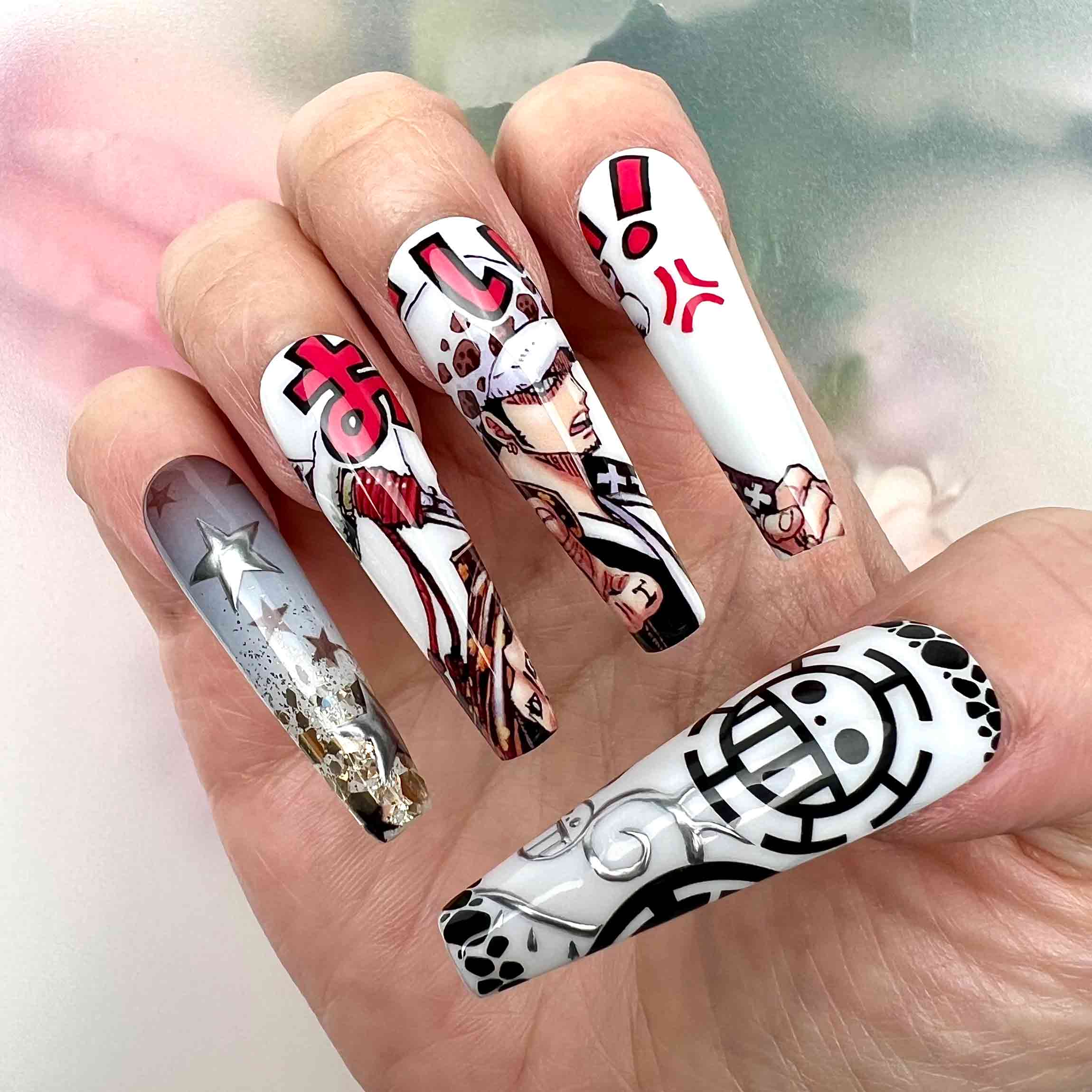 Trafalgar Law &amp; Chopper Nails – One Piece Anime Press-On Set, Heart Pirates Jolly Roger &amp; Star Glitter Design | Dragonnail