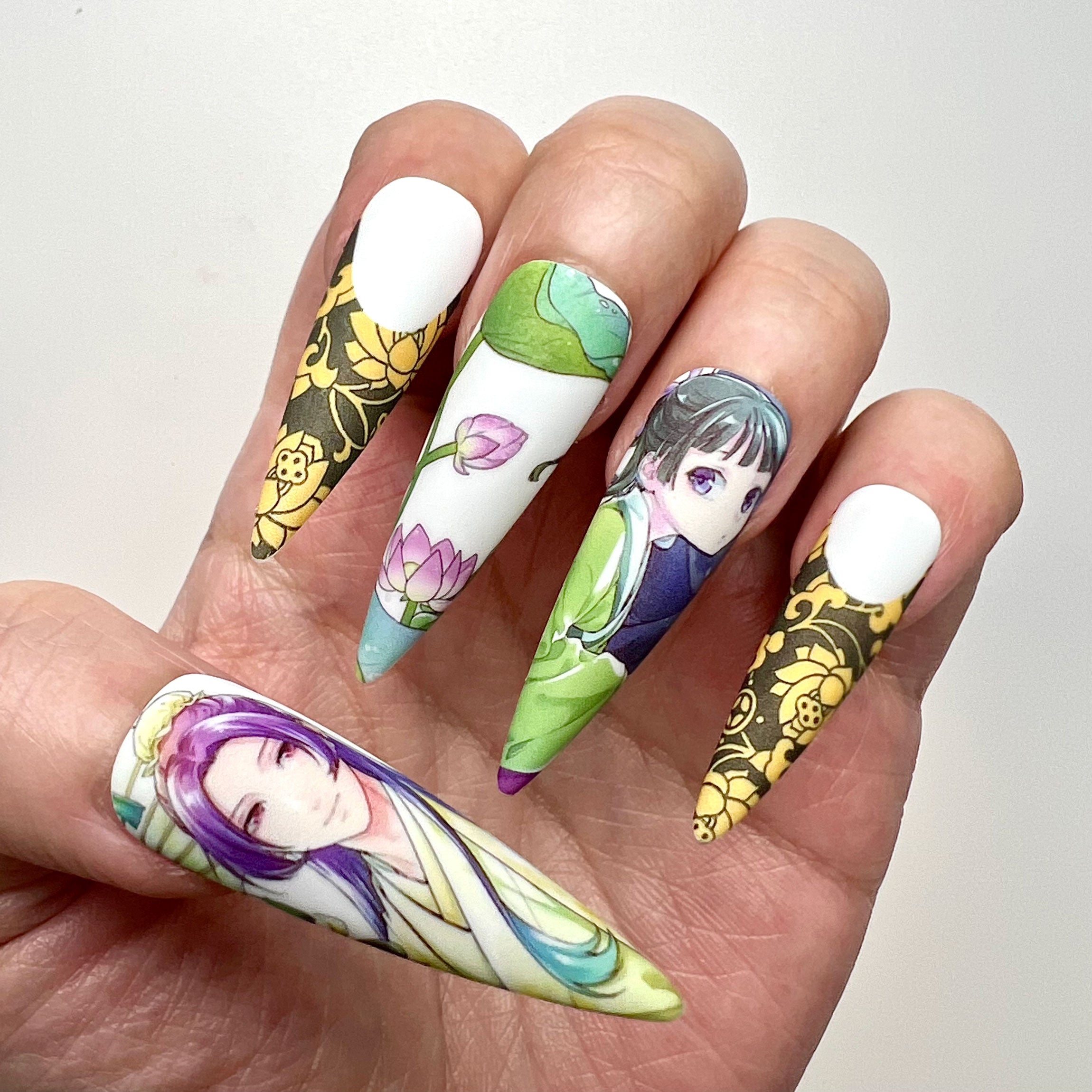 The Apothecary Diaries Nails – Jinshi &amp; Maomao Press-On Set, Elegant Gold Floral Anime Design | Dragonnail