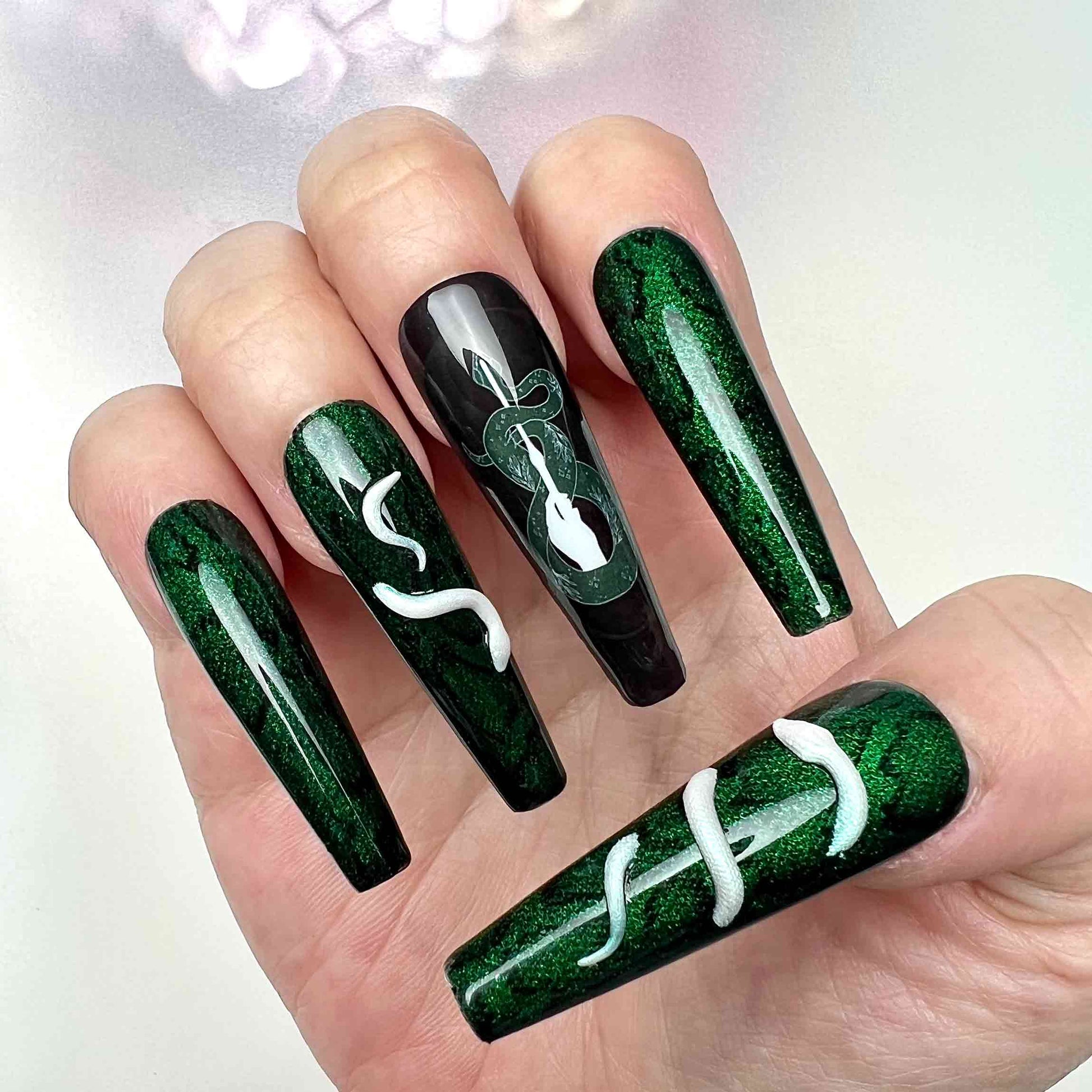 Slytherin Nails – Dark Green Snake Press-On Nail Set, Wizard House Edition | Dragonnail