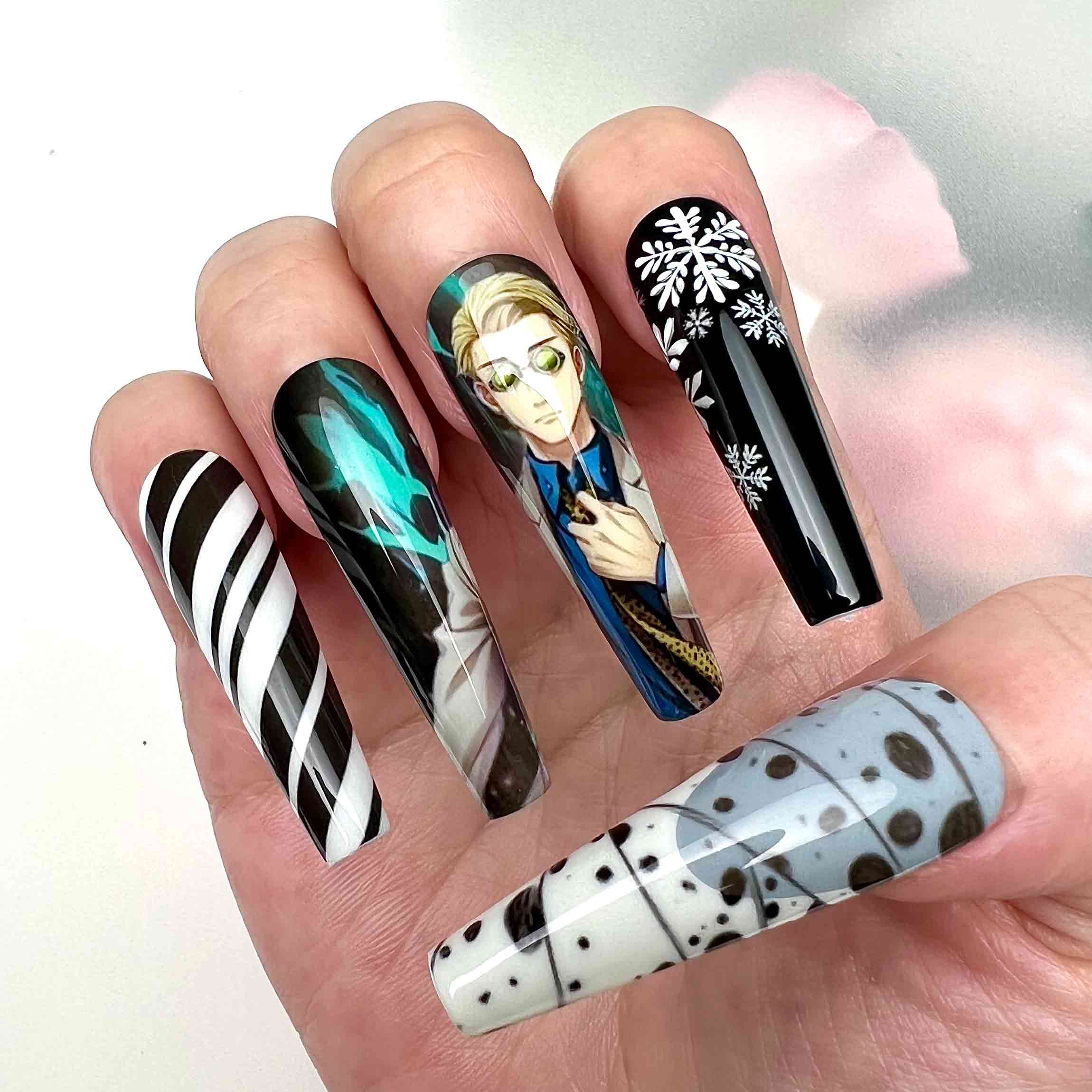 Kento Nanami Nails – Jujutsu Kaisen JJK Press-On Set, Cursed Tool &amp; Snowflake Anime Design | Dragonnail