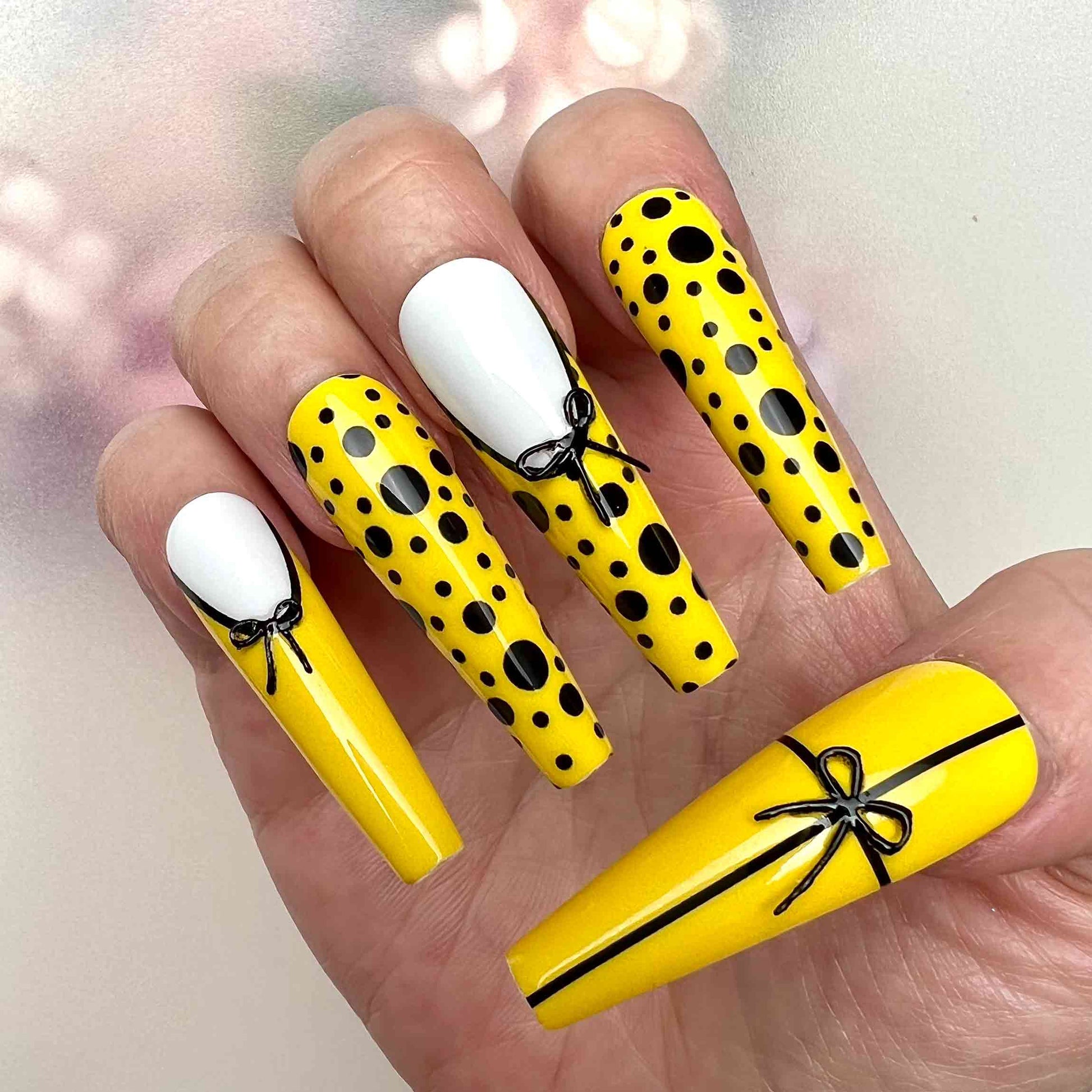 Kento Nanami Nails – Jujutsu Kaisen JJK Press-On Set, Yellow &amp; Black Business Suit Anime Design | Dragonnail