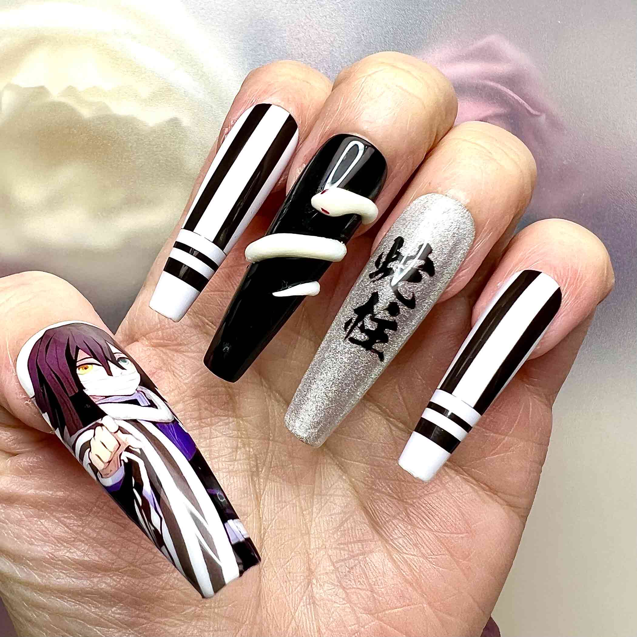 Obanai Iguro Nails – Demon Slayer KNY Press-On Set, 3D Snake &amp; Black/White Stripe Anime Design | Dragonnail