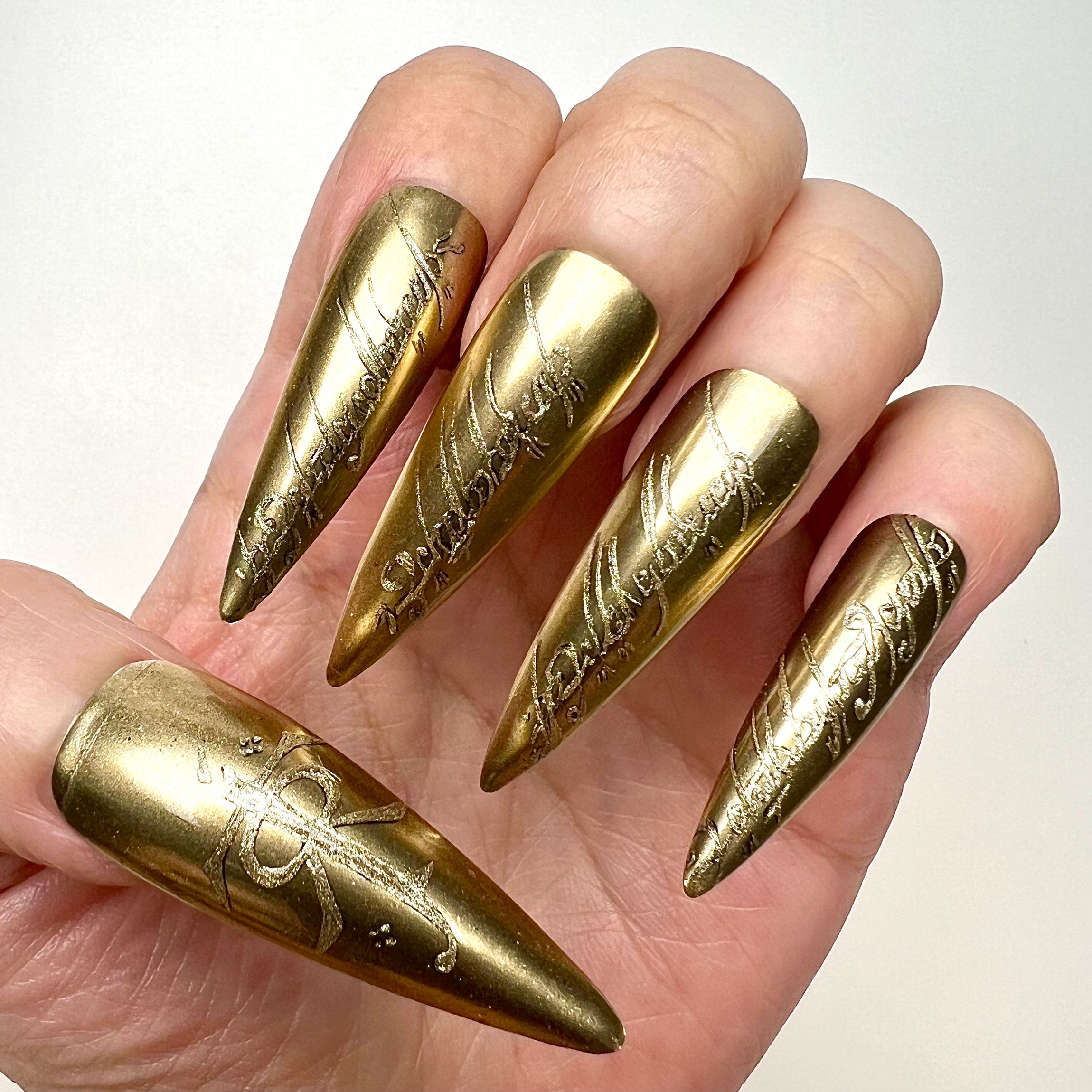Lord of the Rings Nails – Gold Chrome Press-On Set, Elvish Script &amp; Tree of Gondor Design | Dragonnail