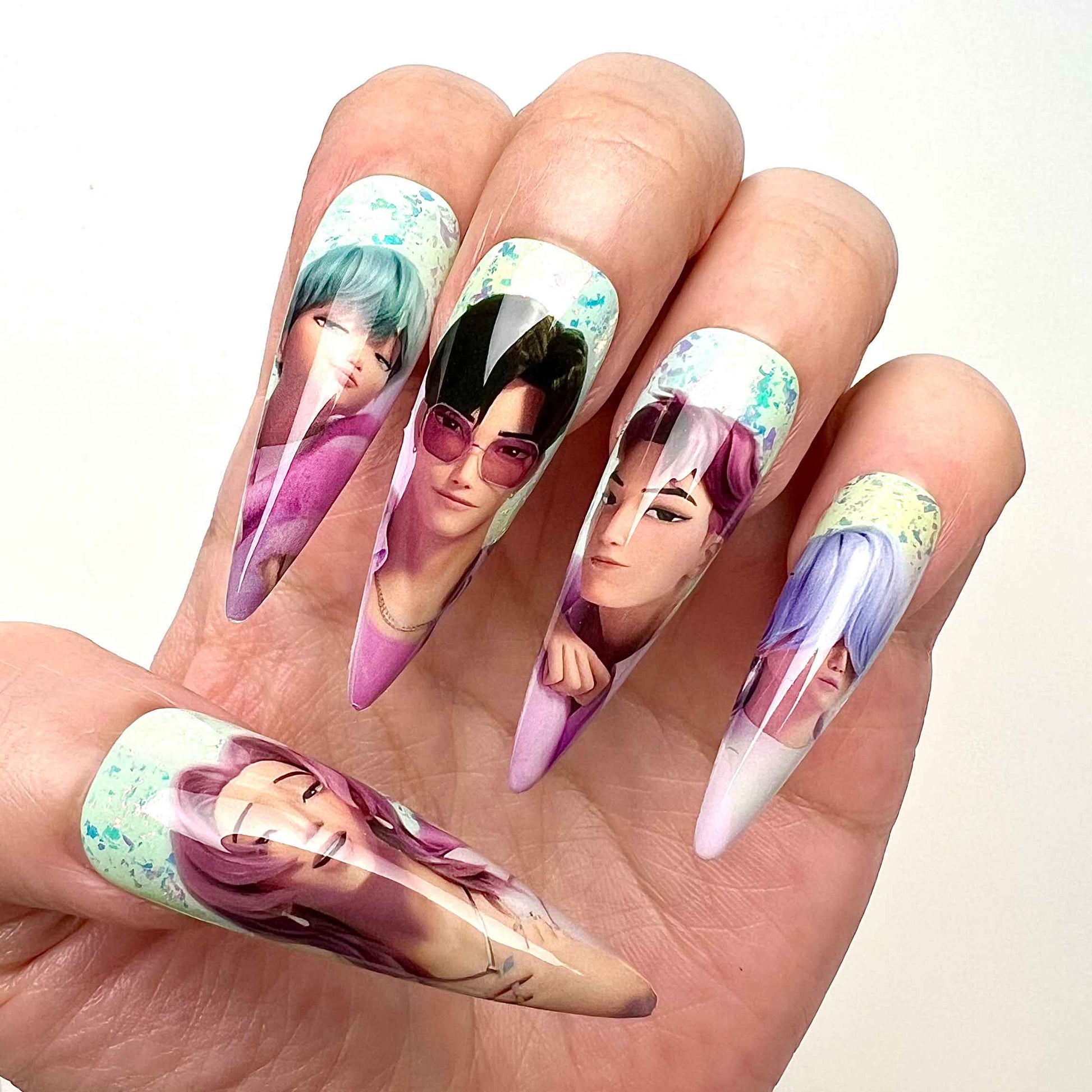 PLAVE K-Pop Nails – Virtual Idol Press-On Set, Bambi, Yejun &amp; Eunho Black/Pink Graffiti Design | Dragonnail