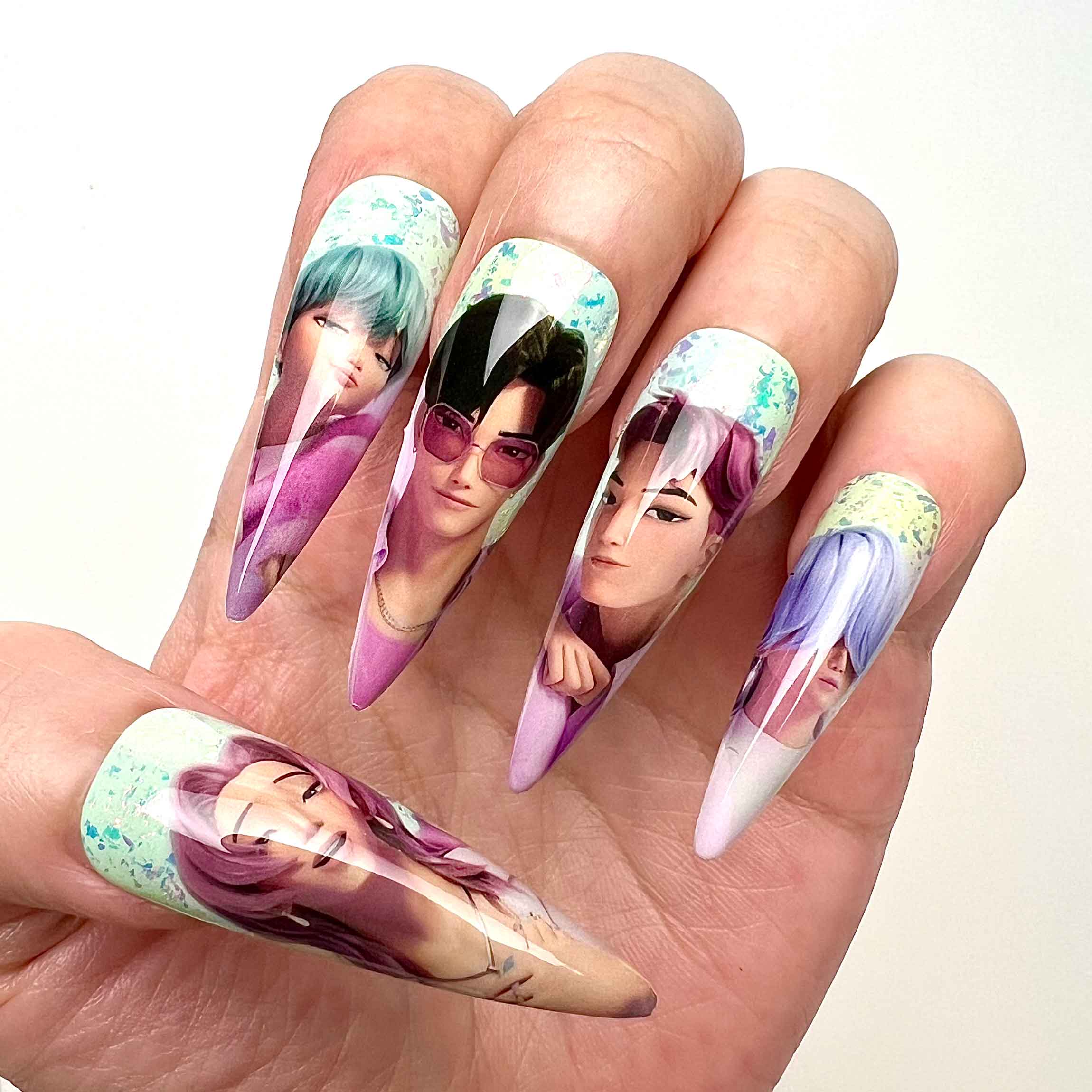 PLAVE K-Pop Nails – Virtual Idol Press-On Set, Bambi, Yejun &amp; Eunho Black/Pink Graffiti Design | Dragonnail