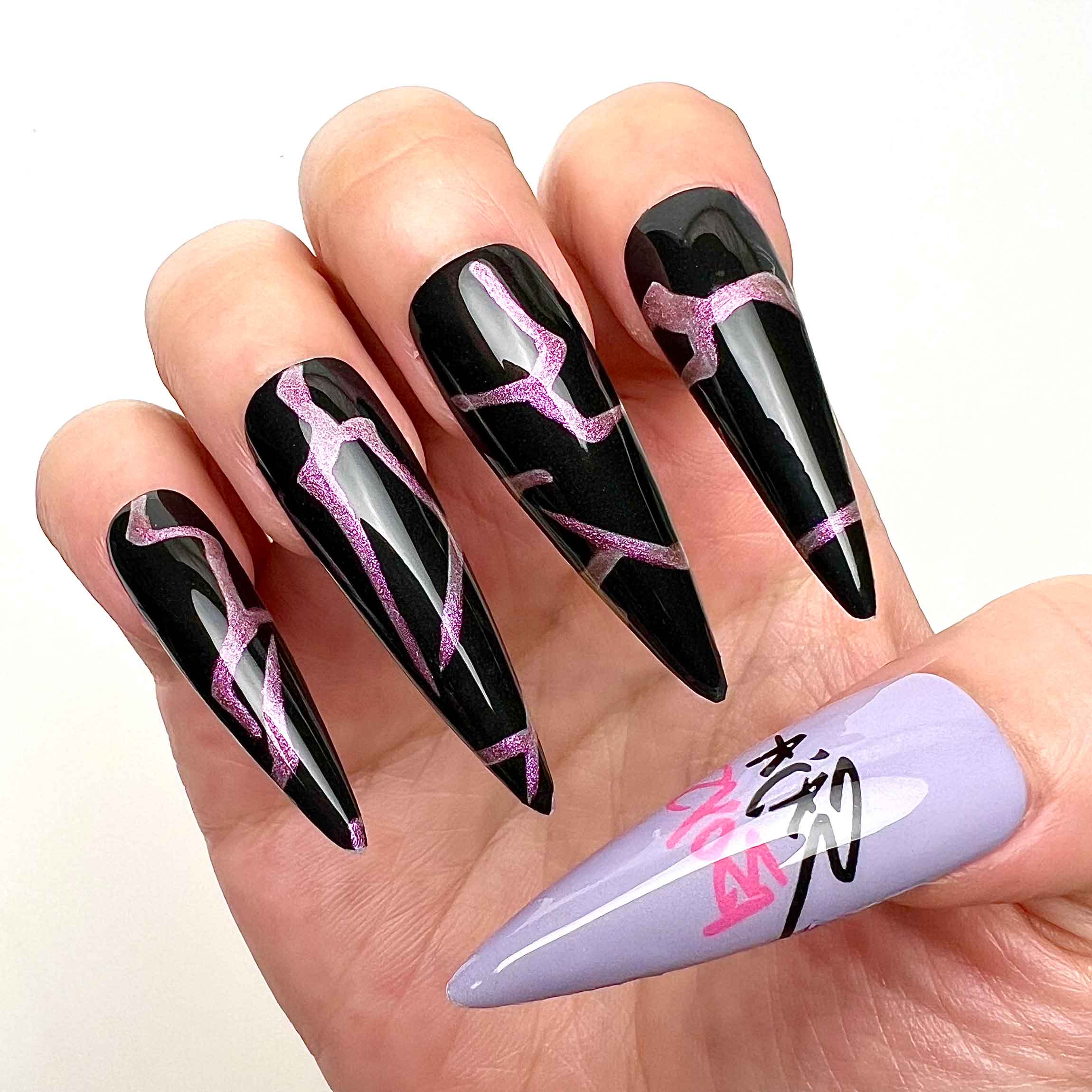 PLAVE K-Pop Nails – Virtual Idol Press-On Set, Bambi, Yejun &amp; Eunho Black/Pink Graffiti Design | Dragonnail