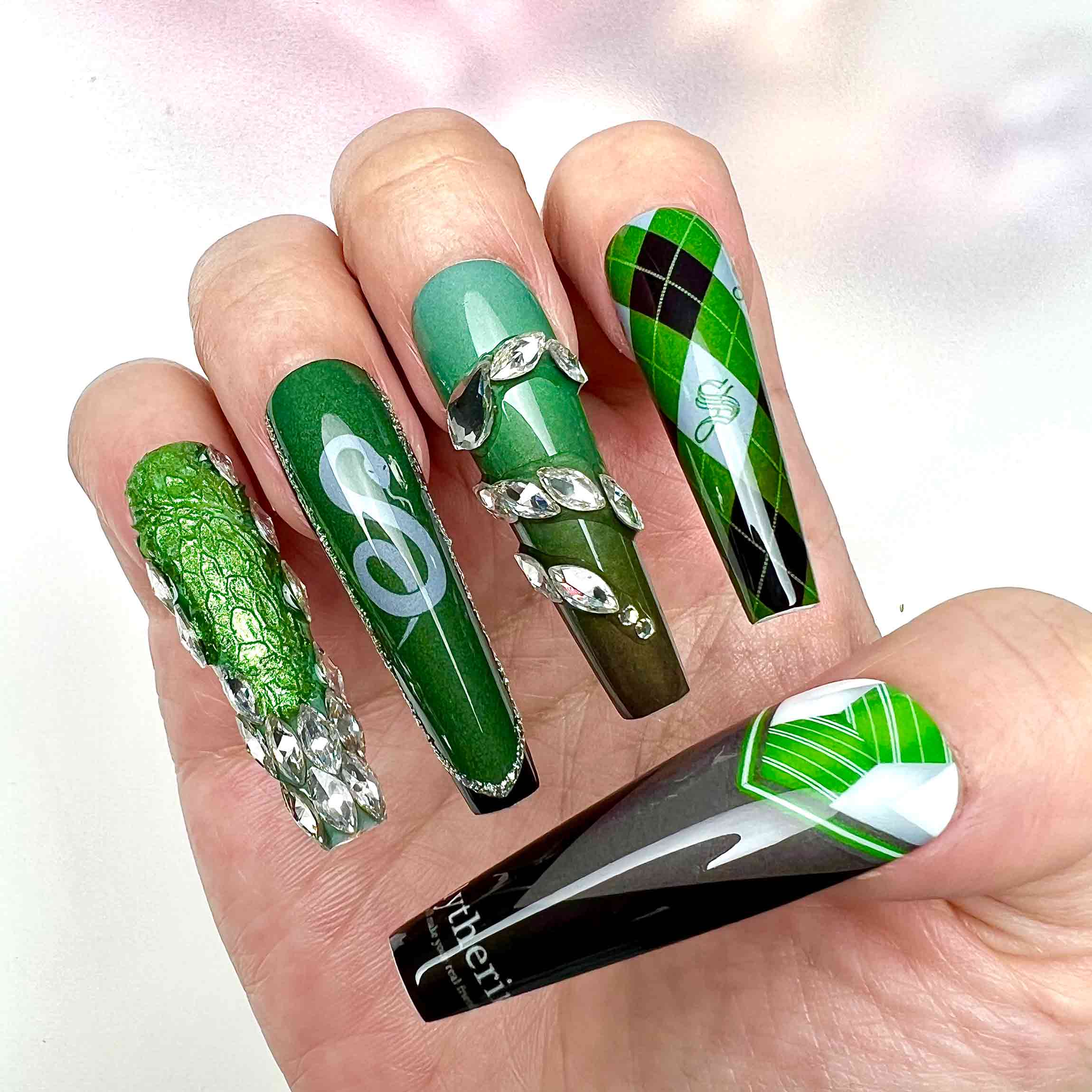 Harry Potter Slytherin Nails – HP Press-On Set, 3D Gem &amp; Green Malfoy Snake Design | Dragonnail