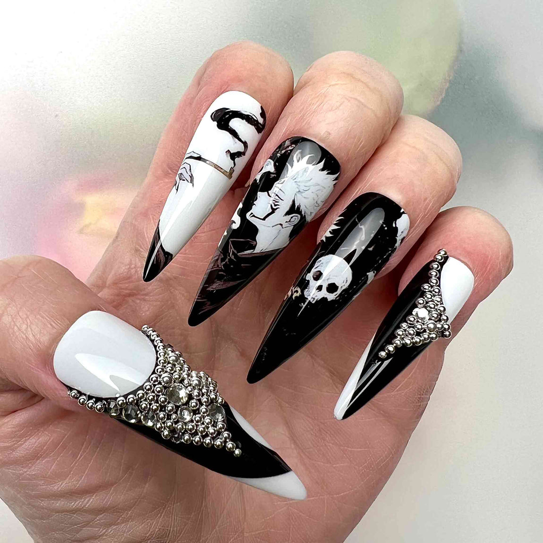 Gothic Skull Nails – Black &amp; White Press-On Set, 3D Silver Micro-Bead &amp; Skeleton Art Design | Dragonnail