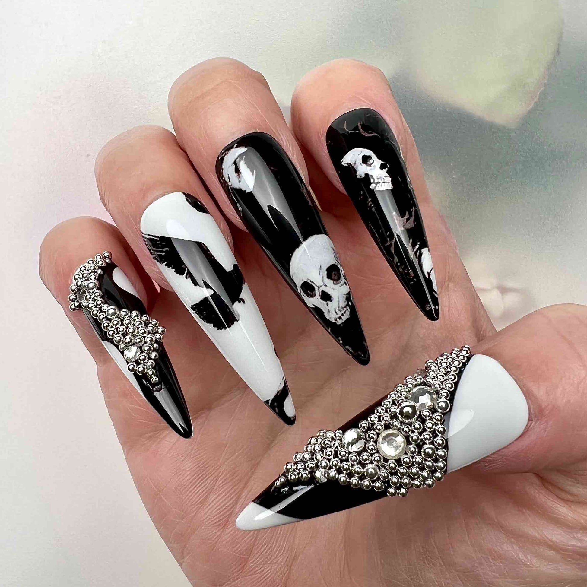 Gothic Skull Nails – Black &amp; White Press-On Set, 3D Silver Micro-Bead &amp; Skeleton Art Design | Dragonnail