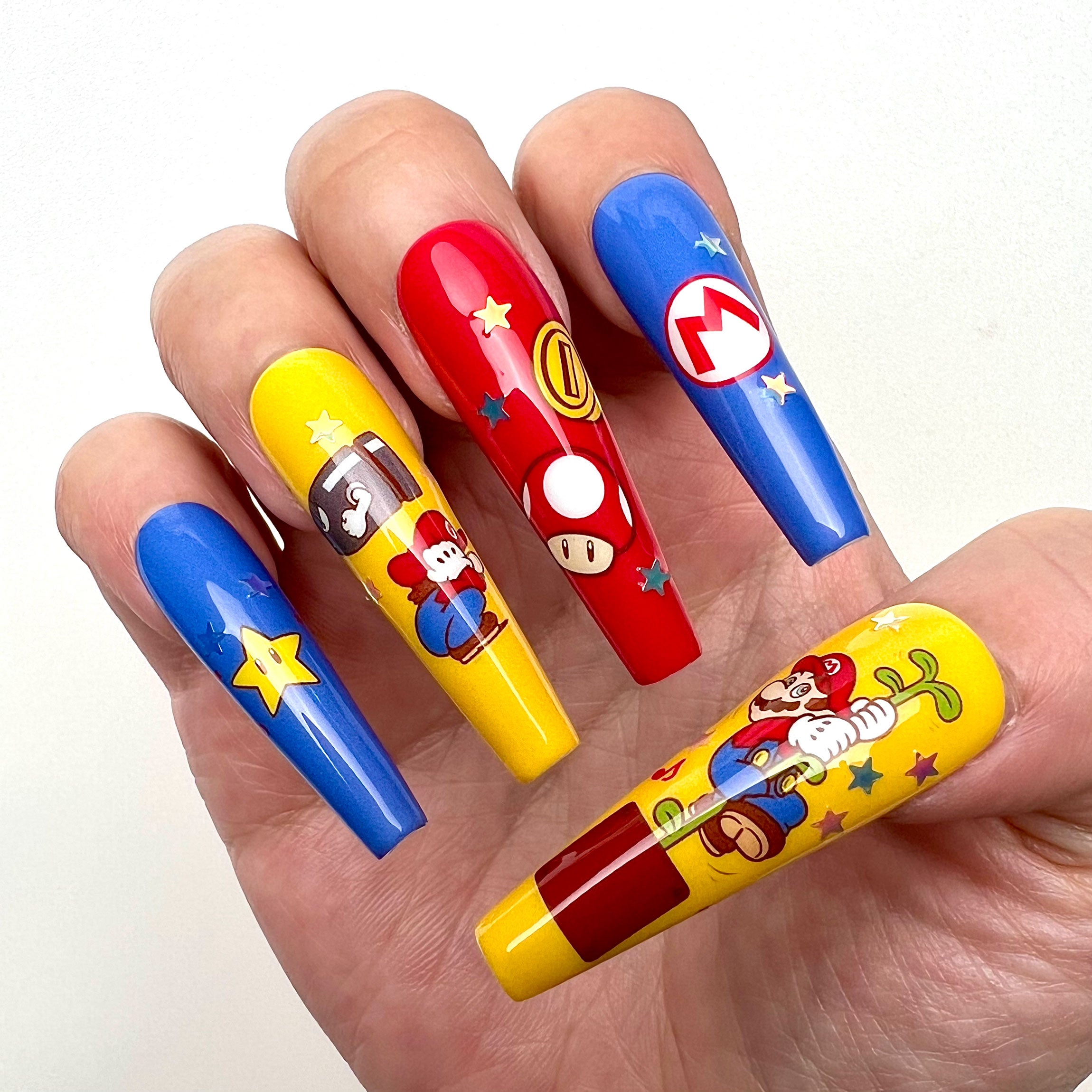 Super Mario Bros. Nails – Mario &amp; Luigi Press-On Set, 1-Up Mushroom &amp; Star Power Gaming Design | Dragonnail